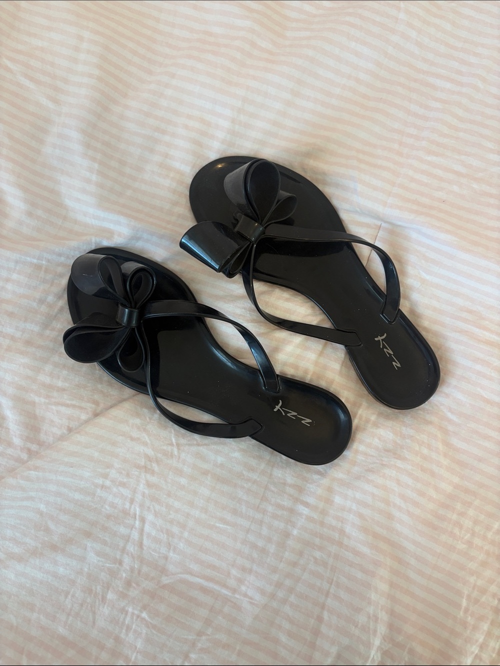 ZZY Black Bow Jelly Flip Flops